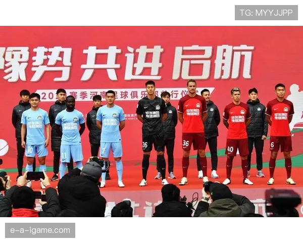 新足球队标志正式揭幕，引发球迷热烈讨论